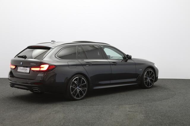 BMW 5-SERIE Touring 530e 293 PK Executive Sensatec M-Sport PHEV, Trekhaak, Panoramadak, Harman/Kardon, Adap. Cruise Control