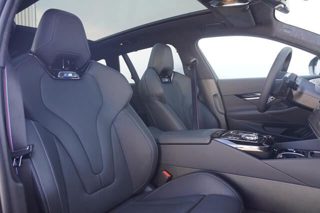 BMW 5-SERIE Touring 530e | M Sportpakket Pro | M Multifunctionele voorstoelen | Bowers & Wilkins | Alcantara Hemelbekleding | Driving Assistant Professional