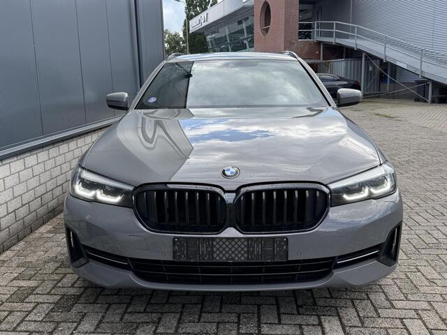 BMW 5-SERIE Touring 530e High Executive 20"/Leder/Camera/Stoelverwarming/Sfeerverlichting/Apple Carplay & Android Auto