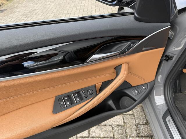 BMW 5-SERIE Touring 530e High Executive 20"/Leder/Camera/Stoelverwarming/Sfeerverlichting/Apple Carplay & Android Auto