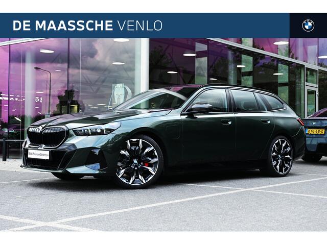 BMW 5-SERIE Touring 530e M Sport Automaat / Trekhaak / Stoelventilatie / Adaptieve LED / Bowers & Wilkins / Parking Assistant Plus
