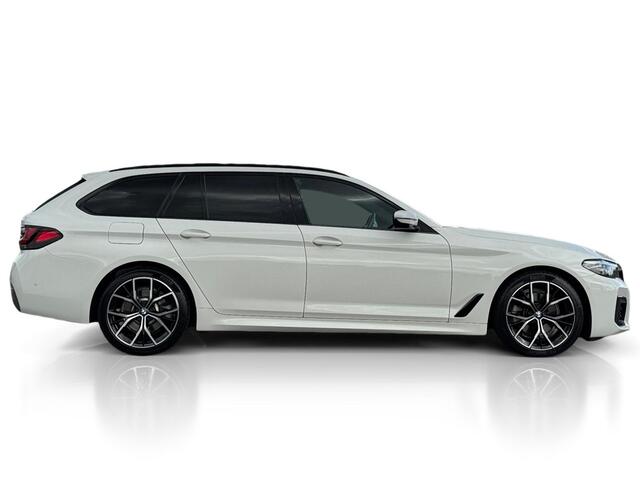BMW 5-SERIE Touring 520i M-sport ? Pano ? Trekhaak ? Leder