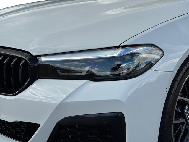 BMW 5-SERIE Touring 520i M-sport ? Pano ? Trekhaak ? Leder
