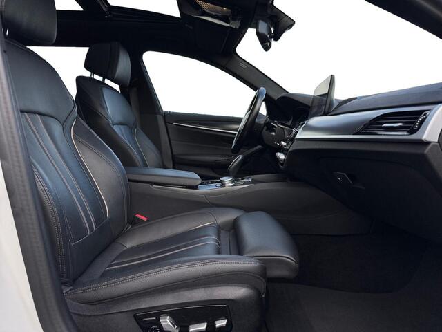 BMW 5-SERIE Touring 520i M-sport ? Pano ? Trekhaak ? Leder