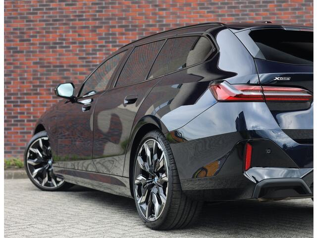BMW 5-SERIE Touring 550e xDrive | Pano - Trekhaak - HUD
