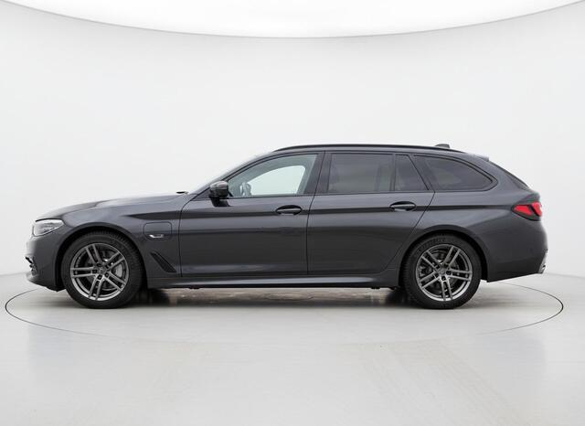 BMW 5-SERIE Touring 530e Executive M-SPORT - LEER - ACC - STOELVERWARMING