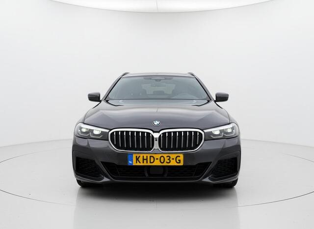 BMW 5-SERIE Touring 530e Executive M-SPORT - LEER - ACC - STOELVERWARMING