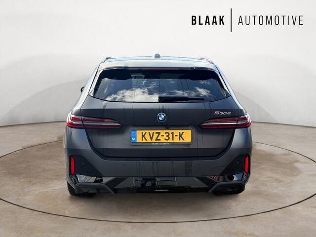 BMW 5-SERIE Touring 530e M Sport-Pro Edition | matzwart | 21" individual | innovation | leer | head-up