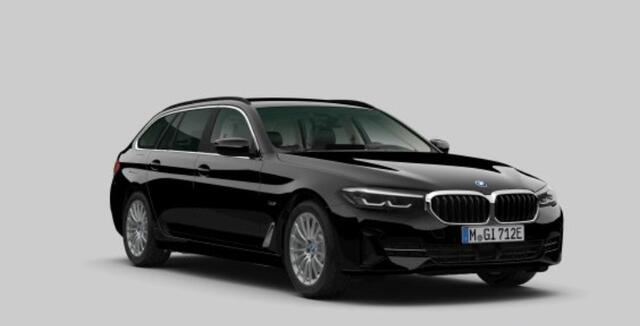 BMW 5-SERIE Touring 530e Driving Assistant Professional - Hifi - Parking Assistant - Getinte Ruiten - Sportstoelen - Elektrisch verwarmde voorstoelen -