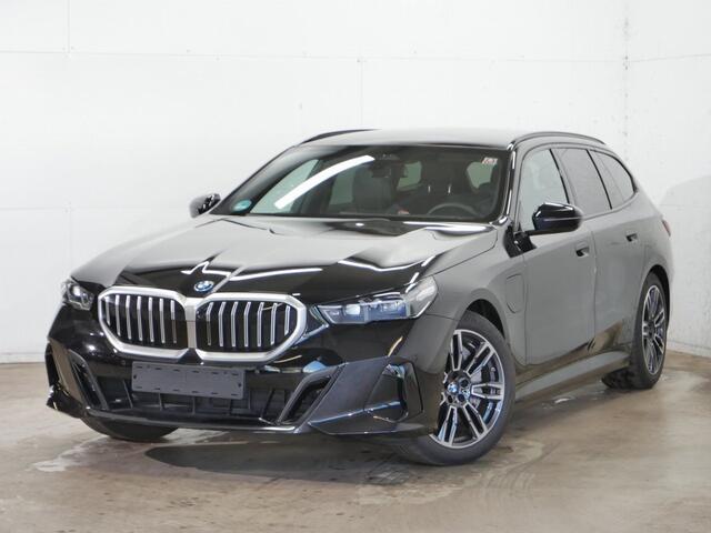 BMW 5-SERIE Touring 550e xDrive | Individual leder | Stoelverw. + ventilatie | Bowers & Wilkins | Trekhaak | 360 cam