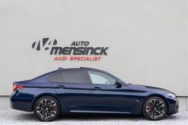 BMW 5-SERIE 530e M Sport / M Sportstoelen/ Schuif-kanteldak/ Harman Kardon/ Head-up/ 210 kW