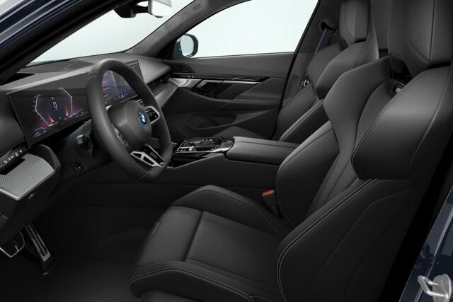 BMW 5-SERIE Touring 530e M Sport Pro Edition | M Sportpakket Pro | Innovation Pack | Travel Pack | Comfort Pack