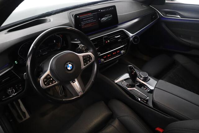 BMW 5-SERIE Touring 520d 190pk -M Sport / Pano / Shadow Line-