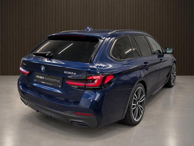 BMW 5-SERIE Touring 530e xDrive Business Edition Plus M Sport | Panoramadak | Stoelverwarming | Stuurverwarming | M Sport Remmen | Keyless | Elektrische Stoelen | Ambiance Verlichting | Laser LED | Adaptive Cruise Control | Driving Assistant Professiona