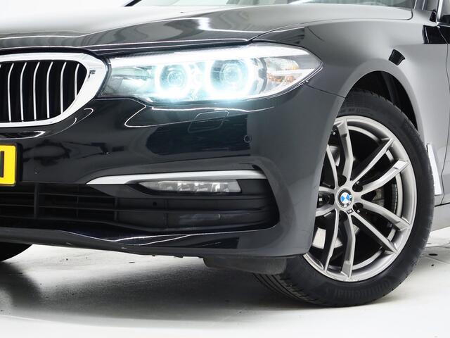 BMW 5-SERIE Touring 520i Executive | Leder | Harman/Kardon | Sfeerlicht | Virtual | Stoelverwarming | LED | Carplay