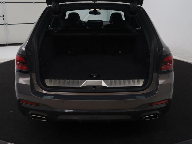 BMW 5-SERIE Touring 530e High Executive | SOH 83,0% | M-Sport | Pano.Dak | Camera | Navigatie