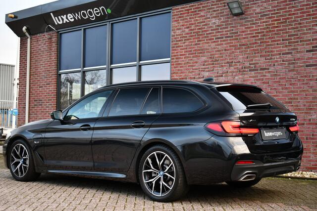 BMW 5-SERIE Touring 530e xDrive M-Sport Pro Pano Trekh ACC HUD H/K Massage+Koel 4WS DDC
