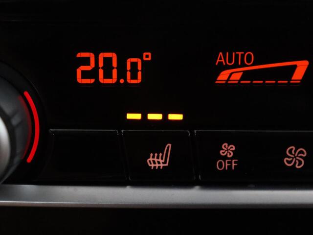 BMW 5-SERIE Touring 530i xDrive High Executive | Pano.Dak | Trekhaak | Head-Up | Camera | Stoelverwarming | Stuurwielverwarming |