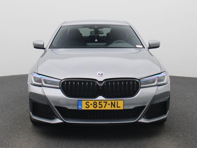 BMW 5-SERIE 530e Business Edition Plus 292PK | M Sport Pro | Laser koplampen | Wegklapbare Trekhaak | Comfortstoelen