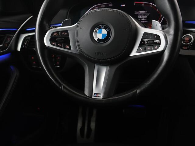BMW 5-SERIE Touring 530i High Executive Edition | M-Pakket | Soelverwarming/ventilatie | Trekhaak | Pano.Dak | Apple Carplay |