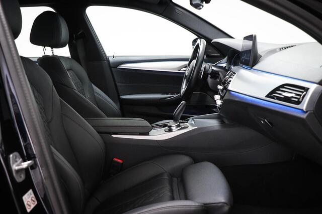BMW 5-SERIE Touring 530e xDrive M-Sport | LEDER | STOELVERWARMING | TREKHAAK | 19"