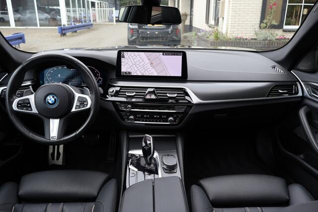 BMW 5-SERIE 530e (292pk) M pakket HUD/HenK/Pano/Comfort Stoelen/20inch