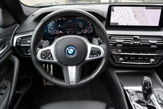 BMW 5-SERIE 530e (292pk) M pakket HUD/HenK/Pano/Comfort Stoelen/20inch