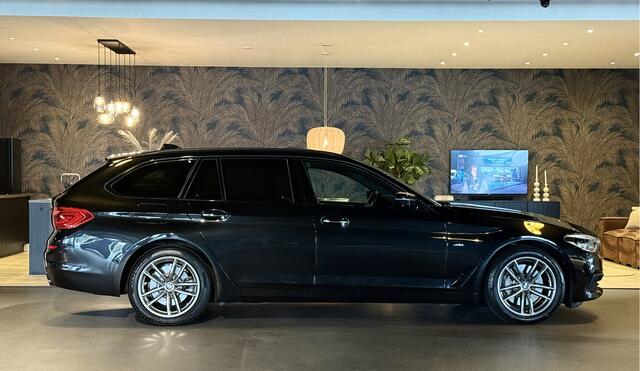 BMW 5-SERIE Touring 530i High Exe I Pano I Head-Up I Camera