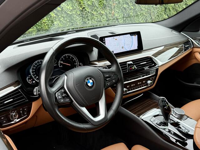BMW 5-SERIE Touring 530i High Exe I Pano I Head-Up I Camera