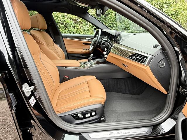 BMW 5-SERIE Touring 530i High Exe I Pano I Head-Up I Camera