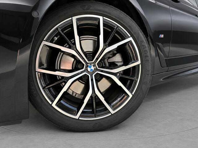 BMW 5-SERIE Touring 520i Business Edition Plus | Trekhaak elek. | Leder