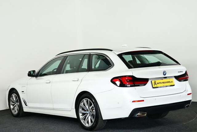 BMW 5-SERIE Touring 530e xDrive Business Edition Plus Navi / Cruise / HUD / Panorama / Carplay