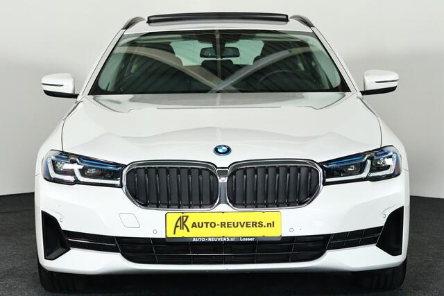 BMW 5-SERIE Touring 530e xDrive Business Edition Plus Navi / Cruise / HUD / Panorama / Carplay