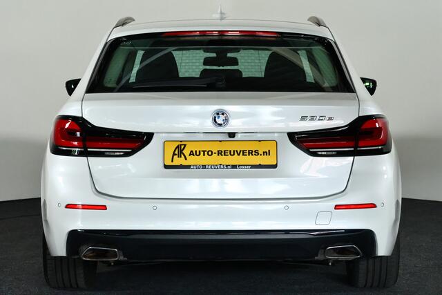 BMW 5-SERIE Touring 530e xDrive Business Edition Plus Navi / Cruise / HUD / Panorama / Carplay