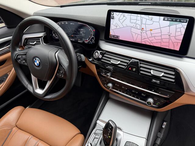 BMW 5-SERIE Touring 530e Business Edition Plus, Sport-leder Dakota | Orig NL auto | Navi & CarPlay