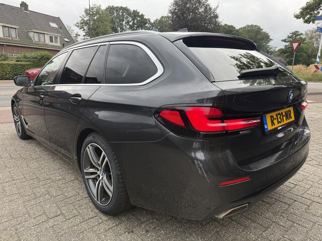 BMW 5-SERIE Touring 530e Business Edition Plus, Sport-leder Dakota | Orig NL auto | Navi & CarPlay