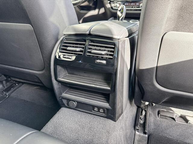 BMW 5-SERIE Touring 530e M-Sport M-Sport Pro / Driving Assistant Professional / Comfort Acces / Electrische Trekhaak / Harman Kardon Audio / Glazen Schuifdak / Head Up Display / Getinte Ramen / Stuurwielrandverwarming