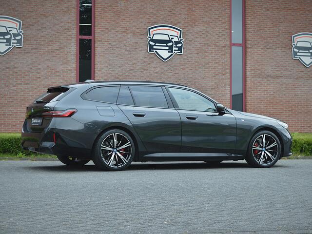 BMW 5-SERIE Touring 530e Touring M Sport Pro | B&W | Active Steering