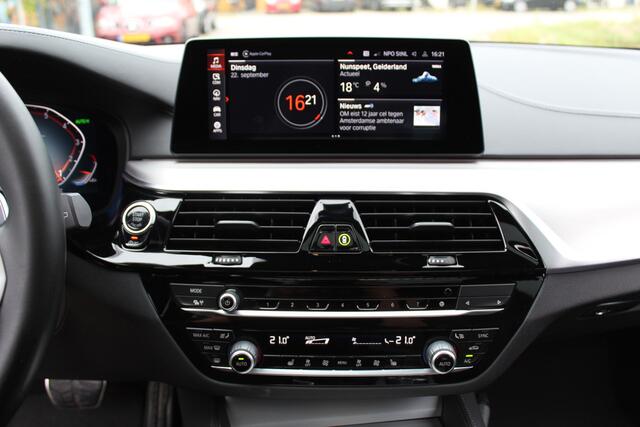 BMW 5-SERIE Touring 520i 184Pk High Executive Edition M-Sport | Trekhaak | Panoramadak