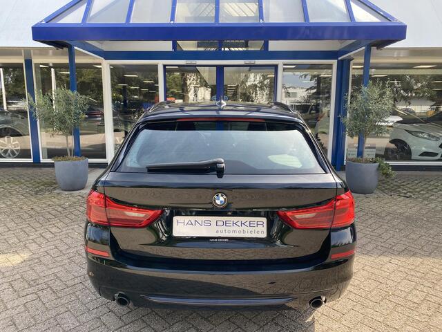BMW 5-SERIE Touring 520i Corporate Lease Executive Elek trekhaak / Sport Stoelen / Camera / Elek trekhaak / 18''