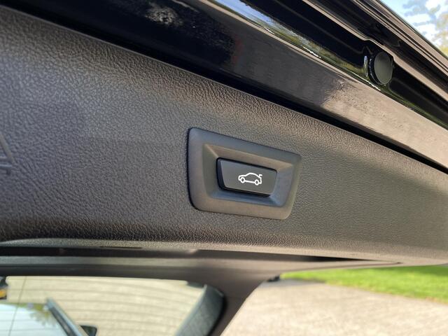 BMW 5-SERIE Touring 520i Corporate Lease Executive Elek trekhaak / Sport Stoelen / Camera / Elek trekhaak / 18''