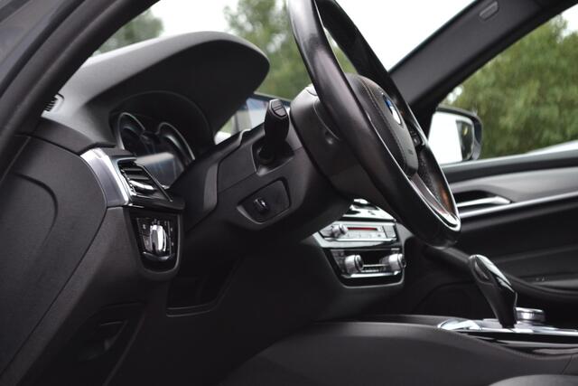 BMW 5-SERIE Touring 520i M Sportpakket | NL Auto | Stoelverst el geheug. | Stoelverw. | Trekhaak 2000kg |
