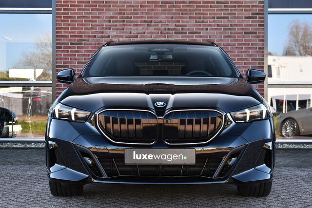 BMW 5-SERIE Touring 530e xDrive M-Sport Pro Pano Trekh 360 HUD H/K 20inch
