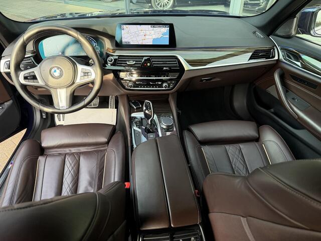 BMW 5-SERIE 530e xDrive iPerformance High Executive | SFEER VERLICHTING | HARMAN/KARDON | DODEHOEK DETECTIE | CAMERA | LEDER | ELEKT STOELEN MET MEMORY | KEYLESS ENTRY/GO | NAVIGATIE | LASER KOPLAMPEN | STOEL VERWARMING |