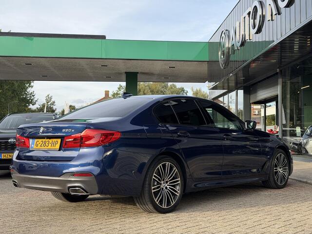 BMW 5-SERIE 530e xDrive iPerformance High Executive | SFEER VERLICHTING | HARMAN/KARDON | DODEHOEK DETECTIE | CAMERA | LEDER | ELEKT STOELEN MET MEMORY | KEYLESS ENTRY/GO | NAVIGATIE | LASER KOPLAMPEN | STOEL VERWARMING |