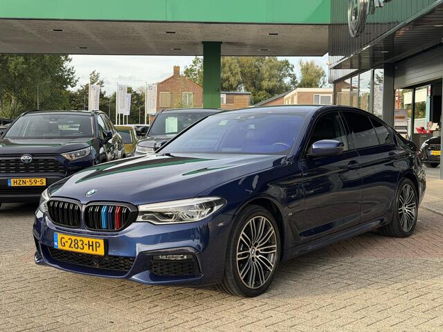 BMW 5-SERIE 530e xDrive iPerformance High Executive | SFEER VERLICHTING | HARMAN/KARDON | DODEHOEK DETECTIE | CAMERA | LEDER | ELEKT STOELEN MET MEMORY | KEYLESS ENTRY/GO | NAVIGATIE | LASER KOPLAMPEN | STOEL VERWARMING |