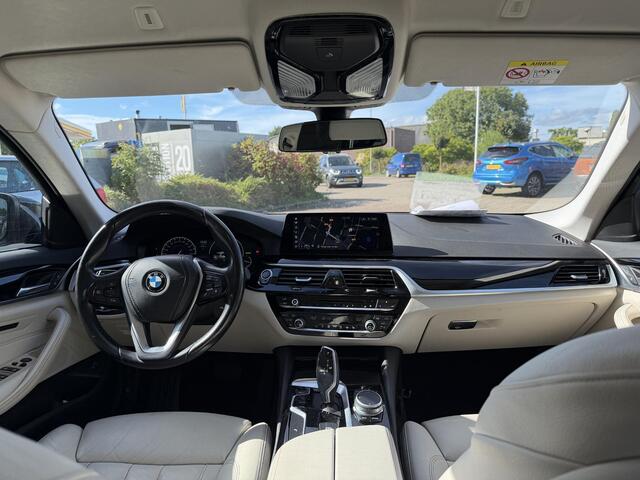 BMW 5-SERIE Touring 518d High Executive Edition LED | SFEER VERLICHTING |ELEKTRISCHE ACHTERKLEP | PARKEER SENROEN | LEDER | ELEKT STOELEN MET MEMORY | KEYLESS ENTRY/GO | NAVIGATIE | LASER KOPLAMPEN | STOEL VERWARMING |
