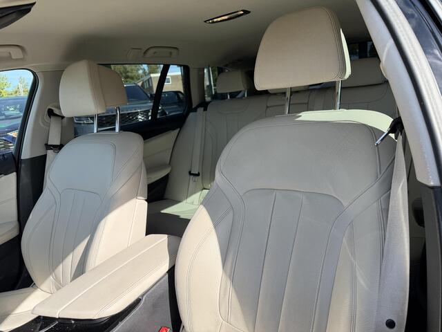 BMW 5-SERIE Touring 518d High Executive Edition LED | SFEER VERLICHTING |ELEKTRISCHE ACHTERKLEP | PARKEER SENROEN | LEDER | ELEKT STOELEN MET MEMORY | KEYLESS ENTRY/GO | NAVIGATIE | LASER KOPLAMPEN | STOEL VERWARMING |