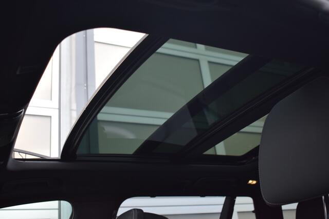 BMW 5-SERIE Touring 520i High Ex. M-Sport | Pano | Leer | El. Trekhaak | OrigNL | NAP