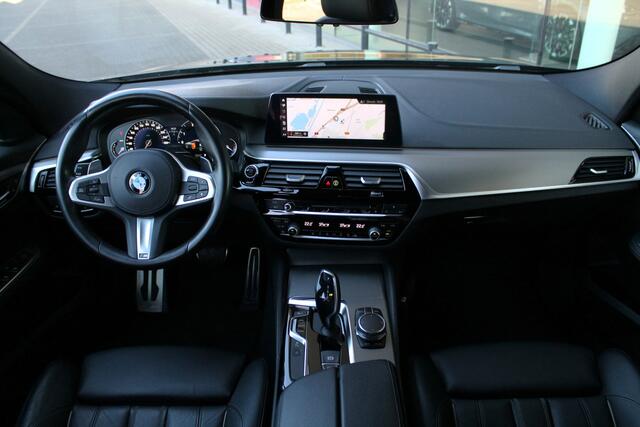 BMW 6-SERIE Gran Turismo 630d High Executive M Sport Automaat / Sportstoelen / Achteruitrijcamera / Comfort Access / Navigatie Professional / Stoelverwarming